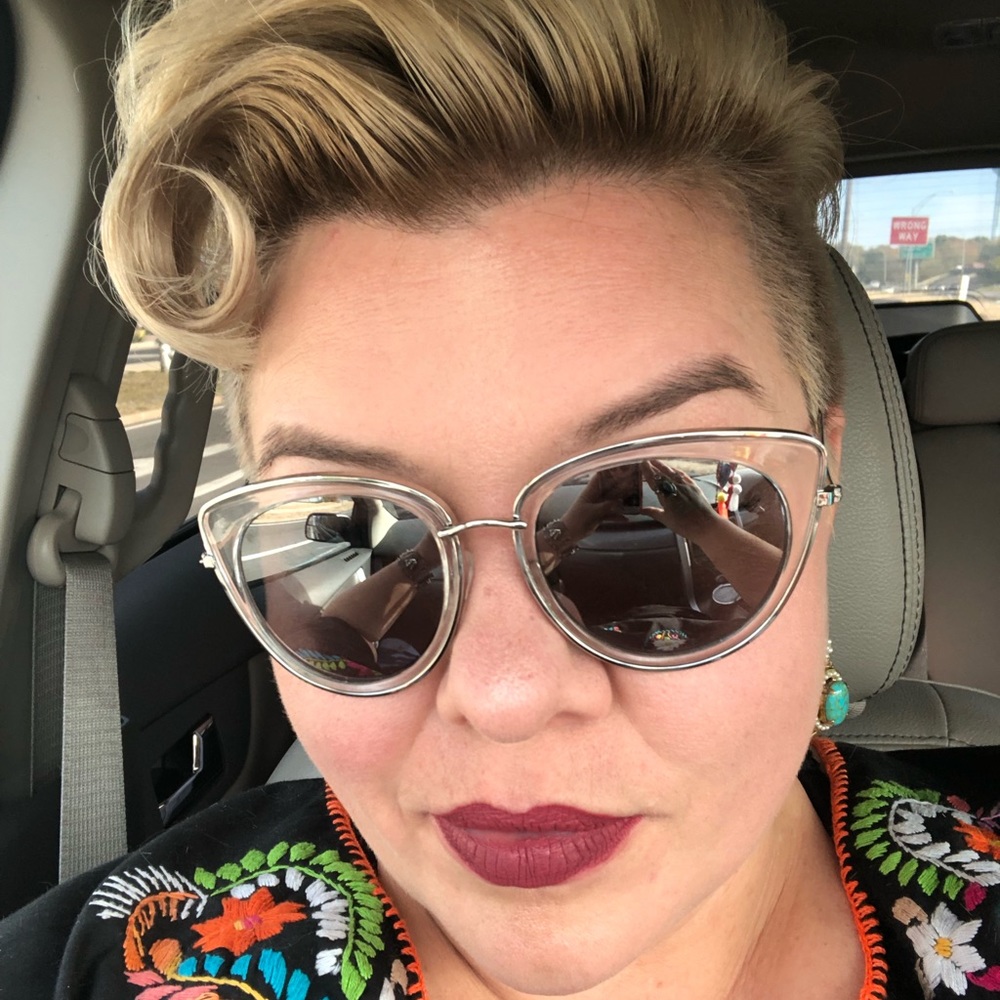 Meet your Posher, Nicole